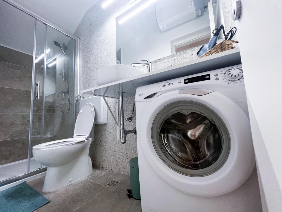 Blue Apartment Split Luaran gambar